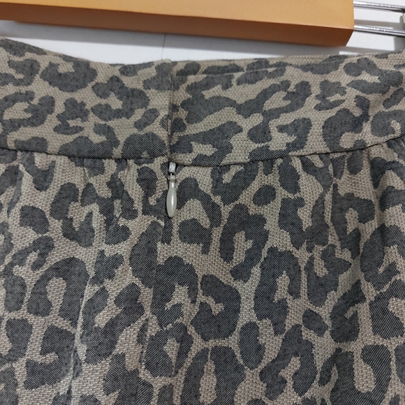 Bananna Republic Lepord Print Mini Skirt - Picture 6 of 8